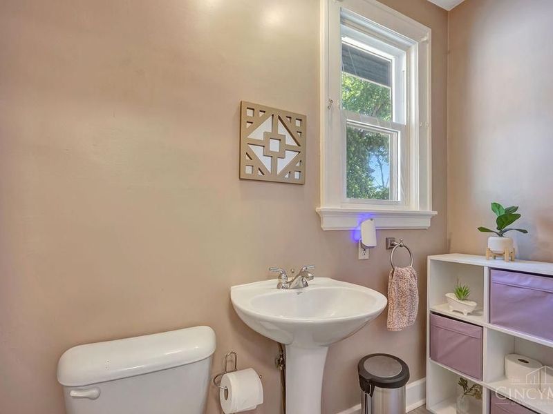 22 Woodsdale Avenue, Cincinnati, OH 45216 Photo 8