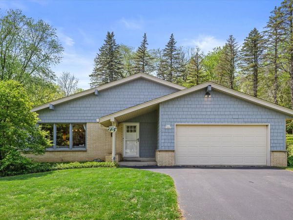 W215N10367 Laurel Ct, Germantown, WI 53017