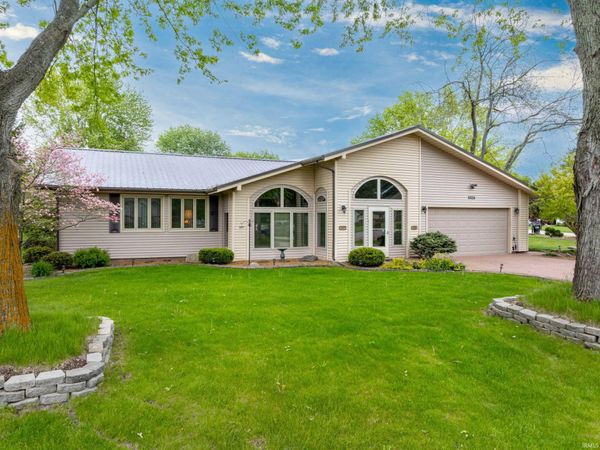 3328 N Chase Drive, Warsaw, IN 46582
