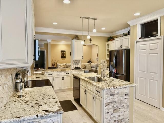 598 NW Waverly Circle S, Port Saint Lucie, FL 34983 Photo
