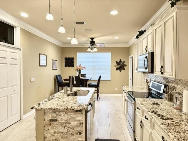 598 NW Waverly Circle S, Port Saint Lucie, FL 34983 Photo