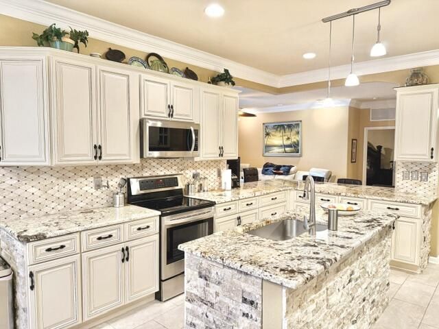 598 NW Waverly Circle S, Port Saint Lucie, FL 34983 Photo