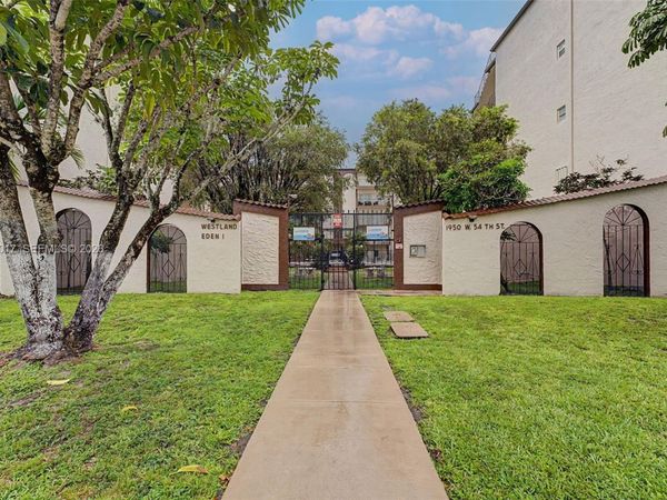 1950 W 54th St , Unit 105, Hialeah, FL 33012