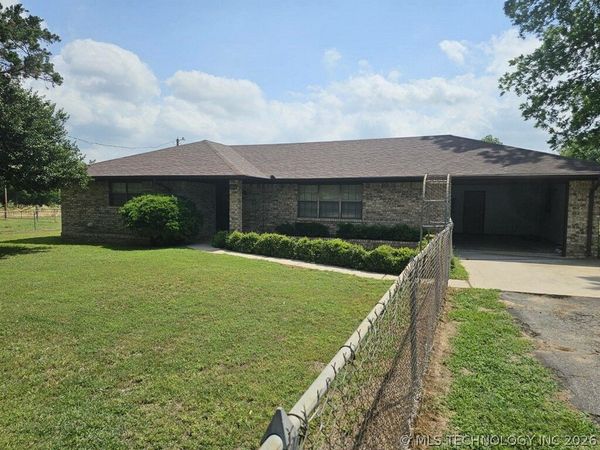 206 N Grand Avenue , Mannsville, OK 73447