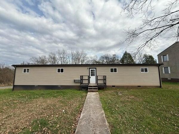 232 W Legion Circle , Pikeville, TN 37367