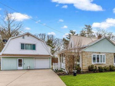 6105 Newton Road , Orchard Park, NY 14127