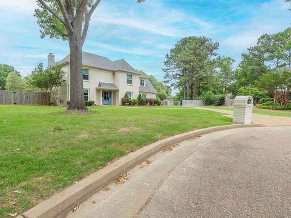 2063 DALKEITH DR, Germantown, TN 38139