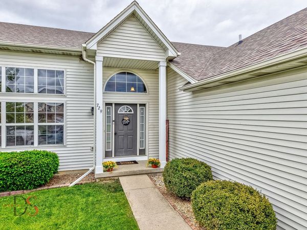 729 River Edge Circle, Ottawa, IL 61350