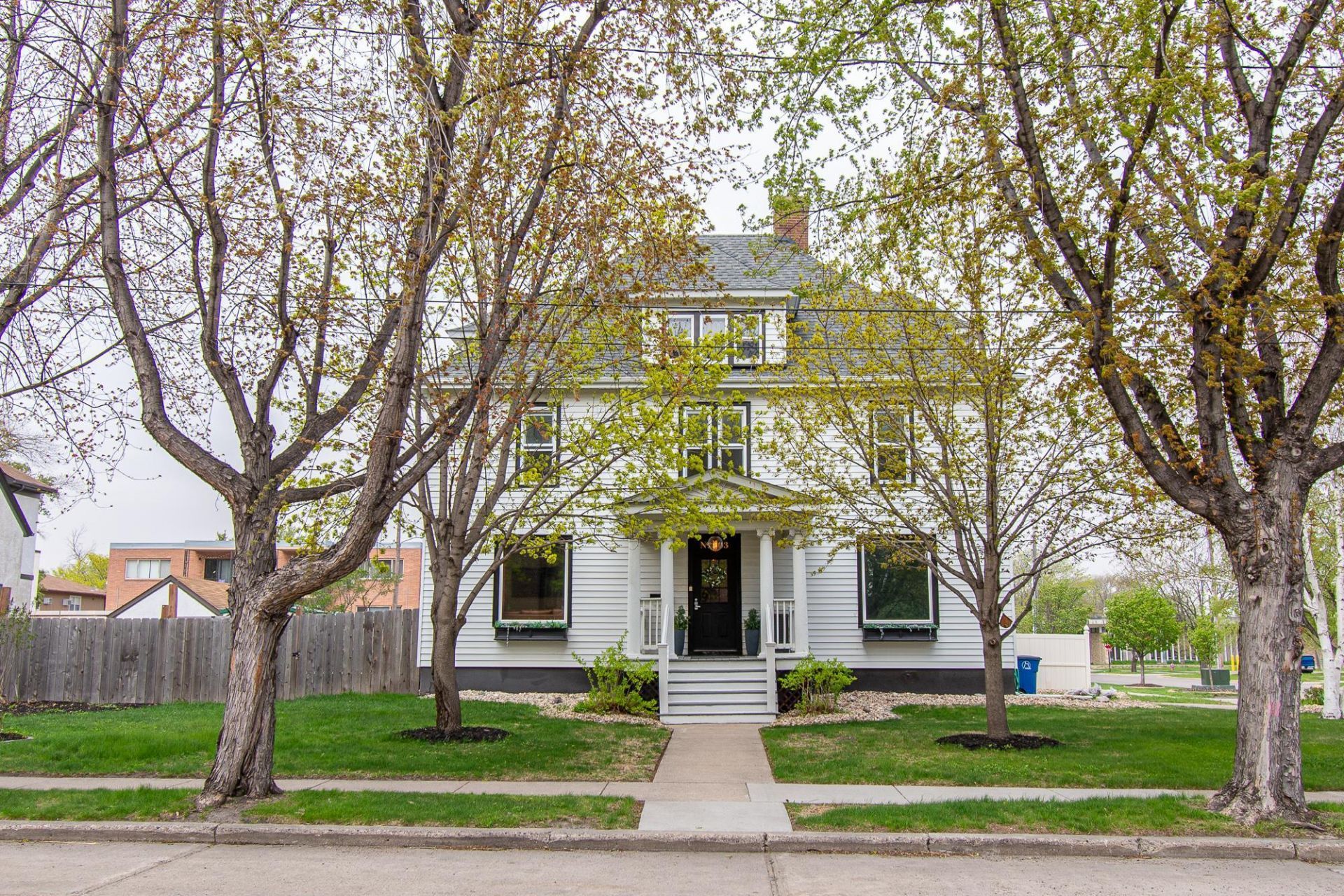 203 7th Street S primary photo