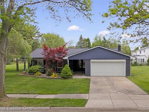 489 Evaline Drive, Troy, MI 48085
