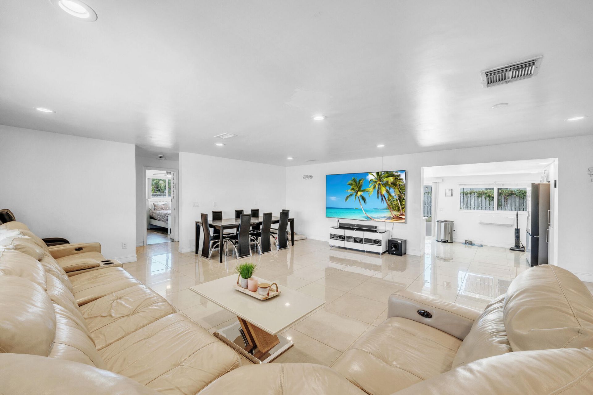 2298 NE 2nd Avenue, Boca Raton, FL 33431 Photo