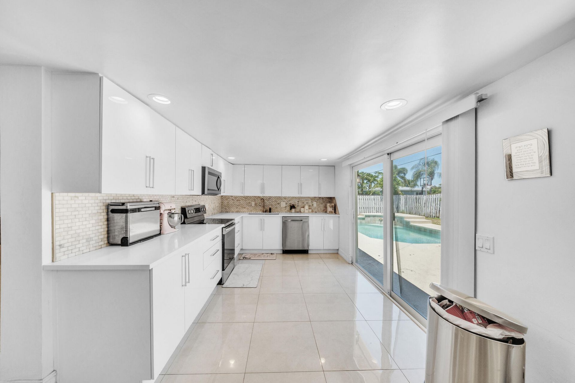 2298 NE 2nd Avenue, Boca Raton, FL 33431 Photo