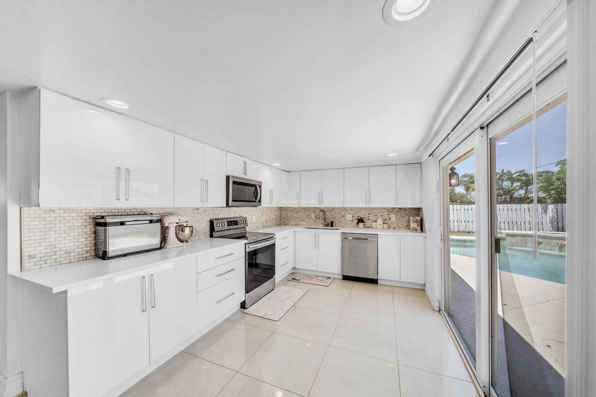 2298 NE 2nd Avenue, Boca Raton, FL 33431 Photo