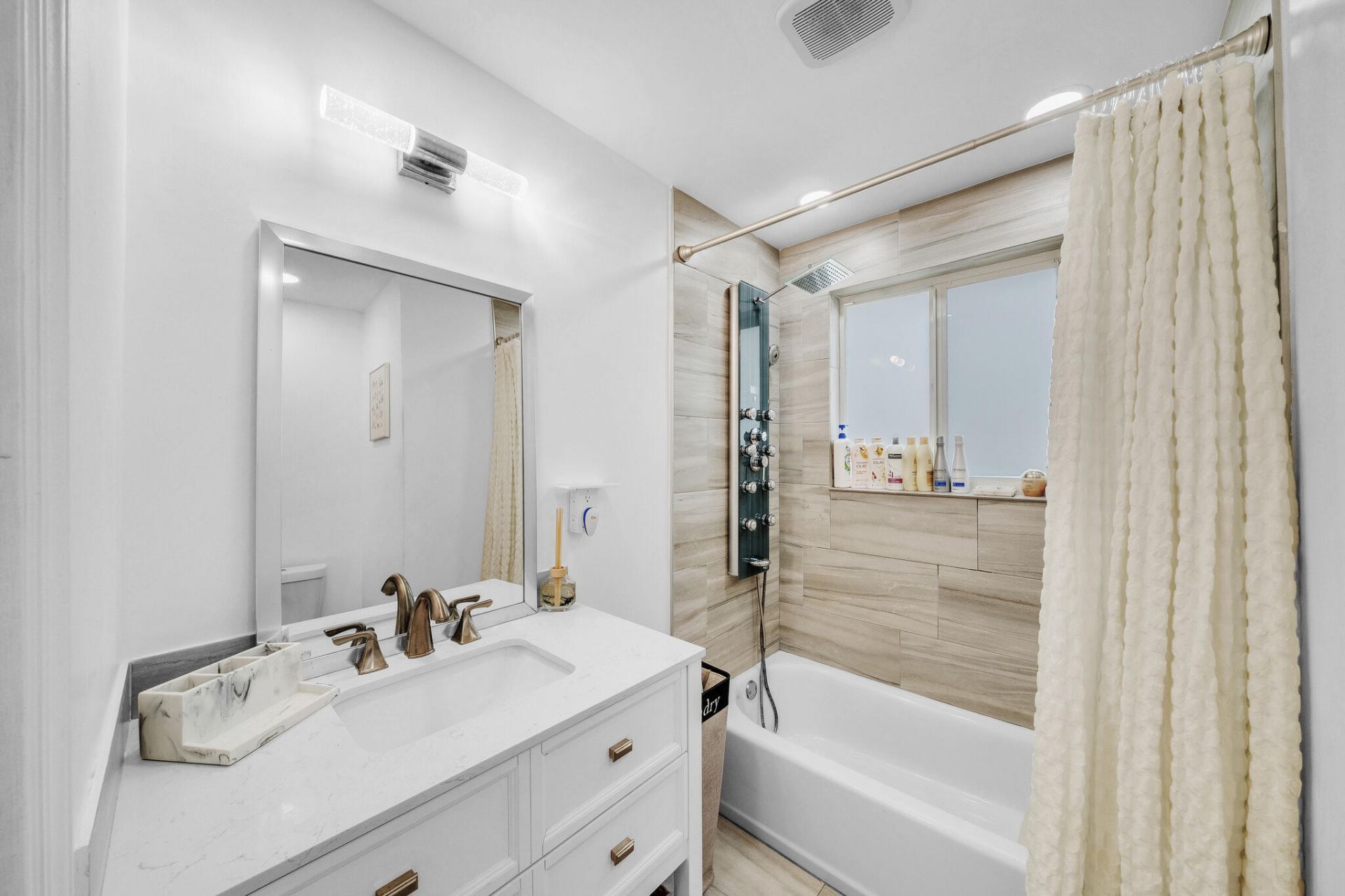 2298 NE 2nd Avenue, Boca Raton, FL 33431 Photo