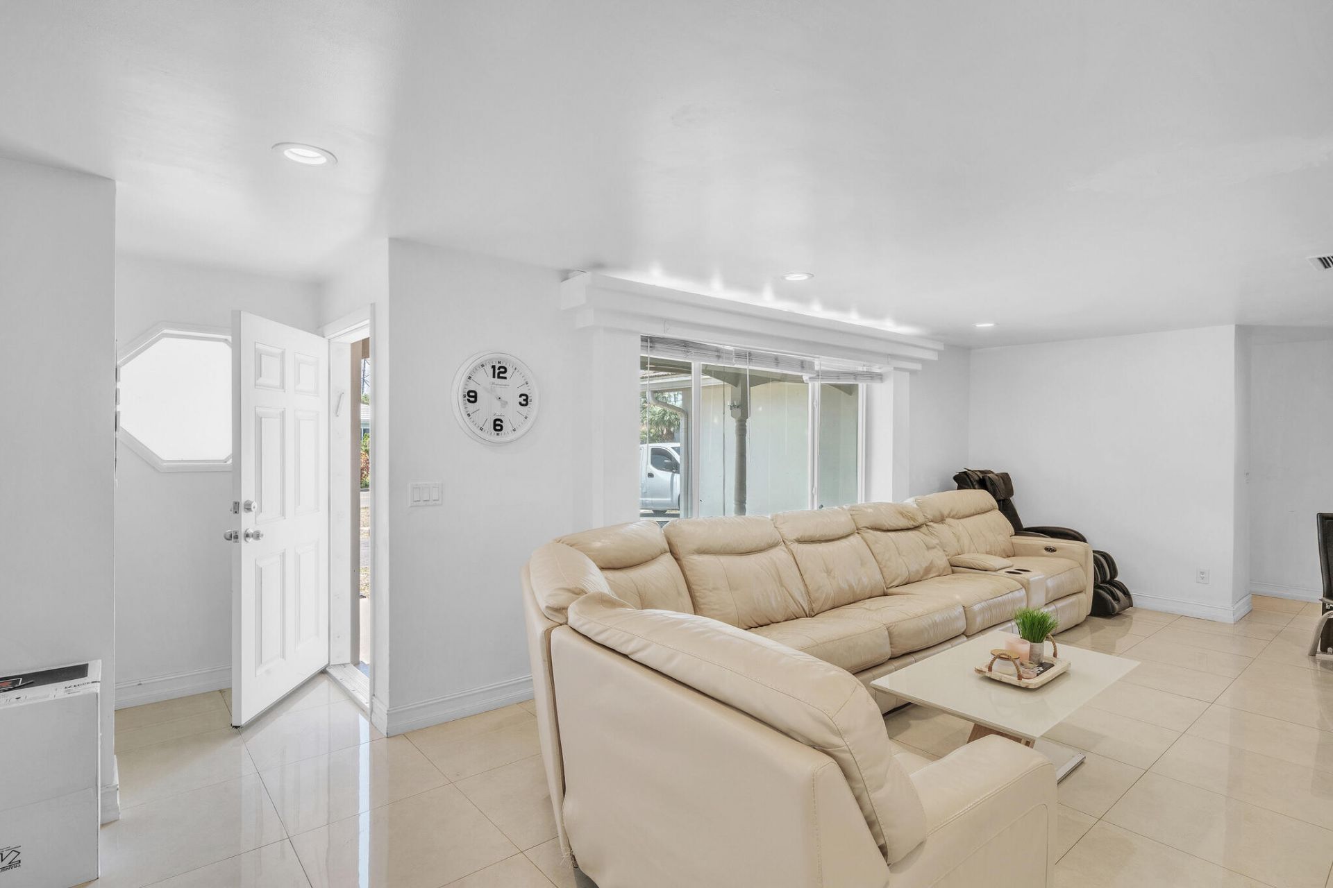 2298 NE 2nd Avenue, Boca Raton, FL 33431 Photo