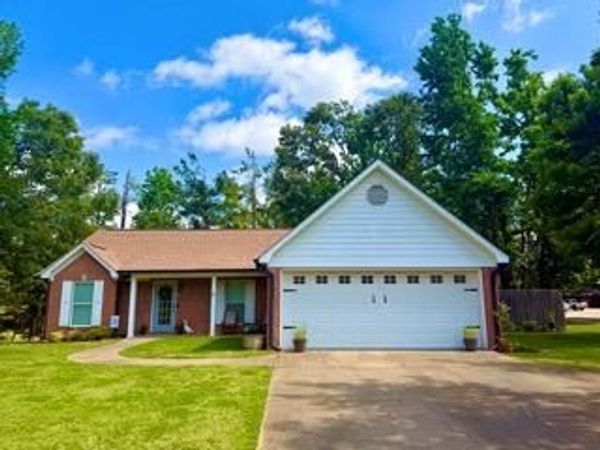 800 Deerfield, Oxford, MS 38655