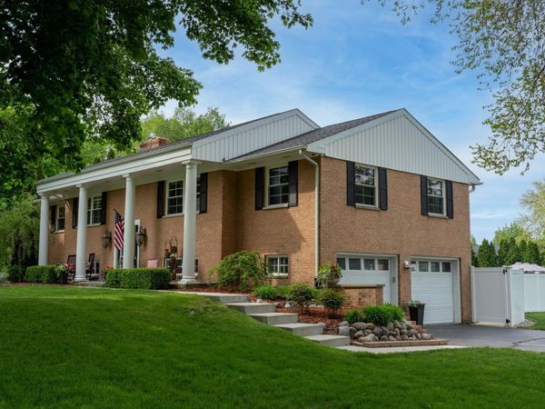 1206 Fairfield Drive, Mt Pleasant, MI 48858