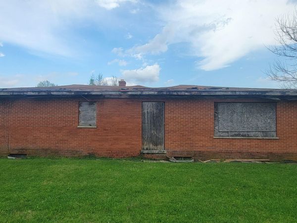 10153 W 600 N , Rochester, IN 46975