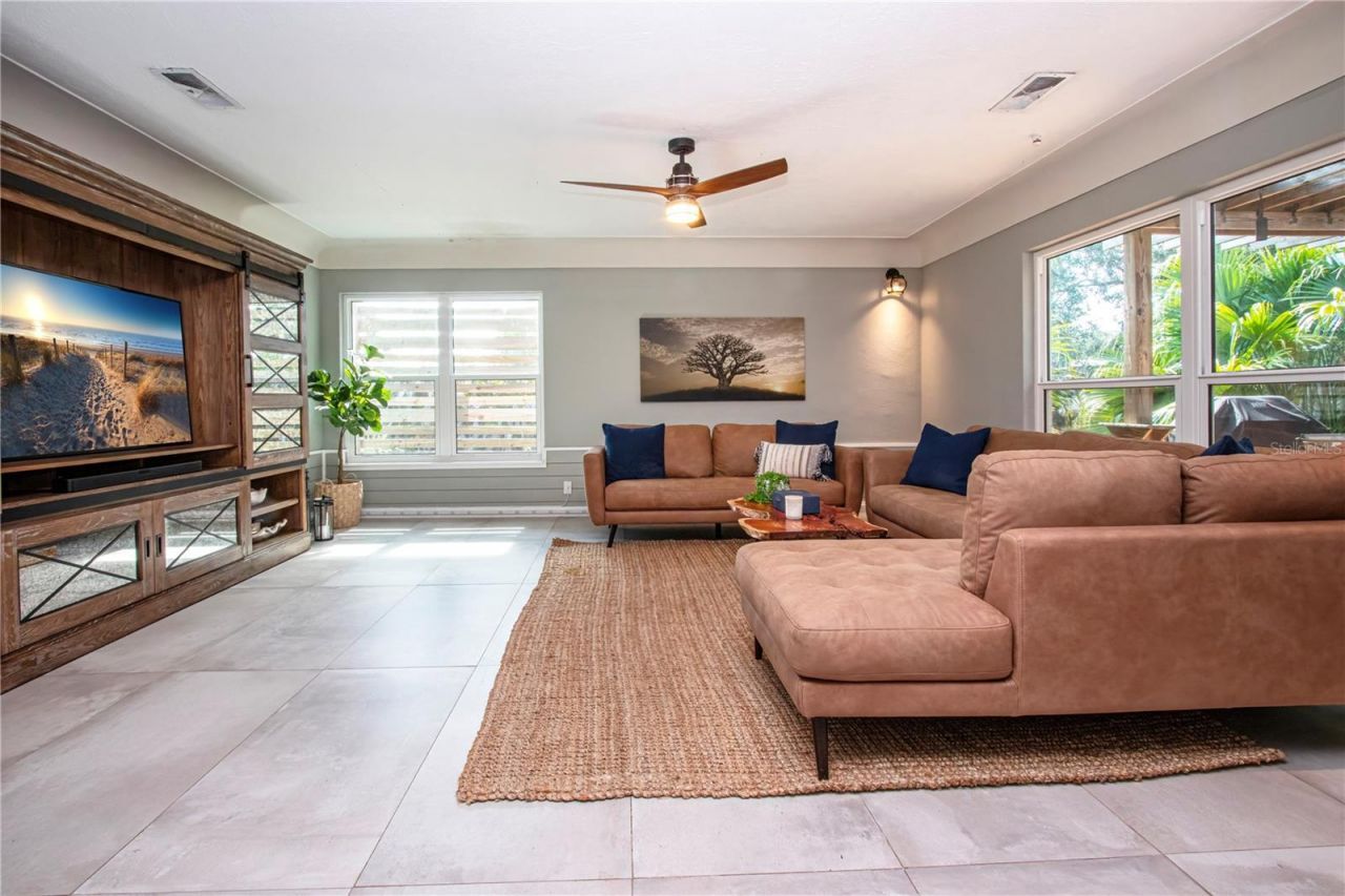 6109 Kracker Avenue , Gibsonton, FL 33534 Photo