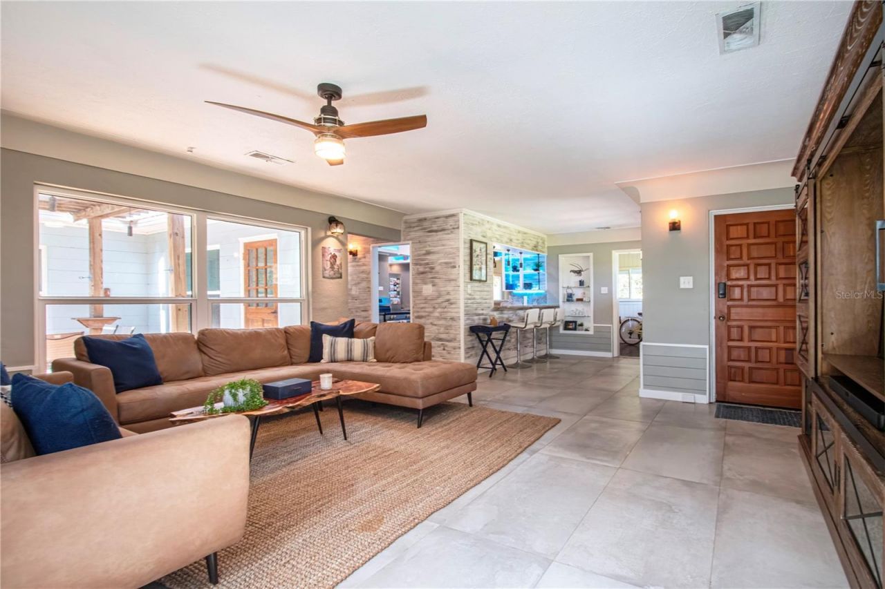6109 Kracker Avenue , Gibsonton, FL 33534 Photo