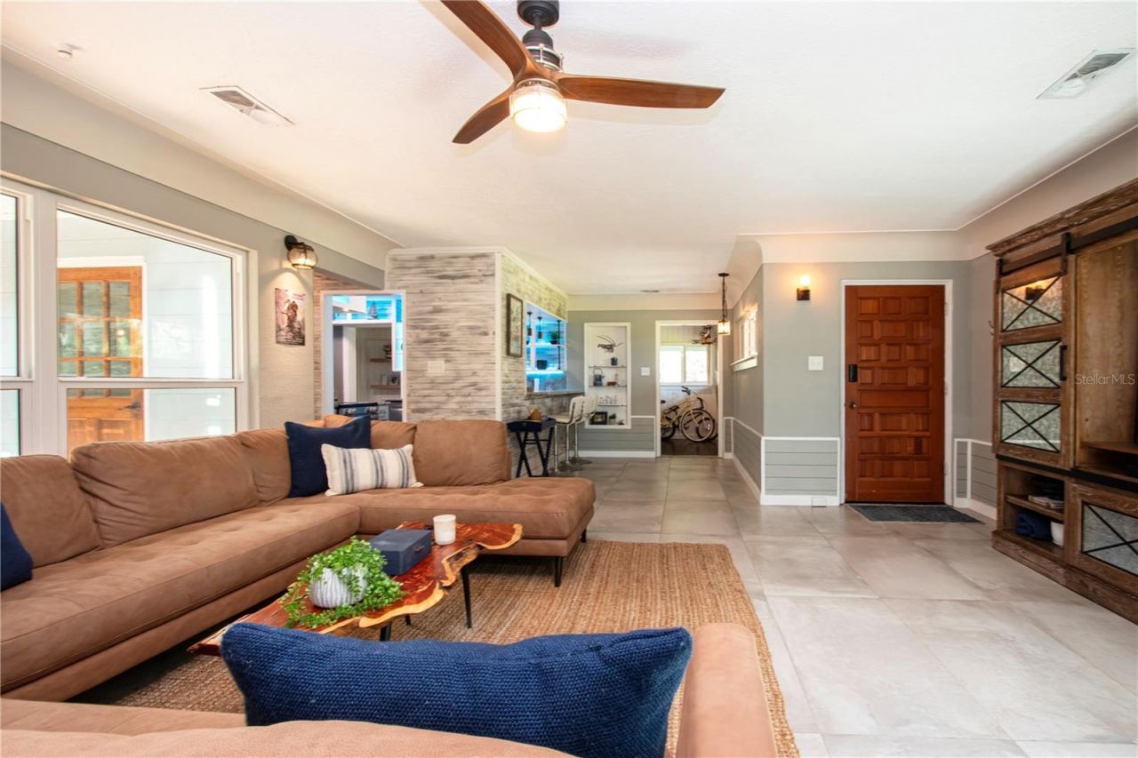 6109 Kracker Avenue , Gibsonton, FL 33534 Photo