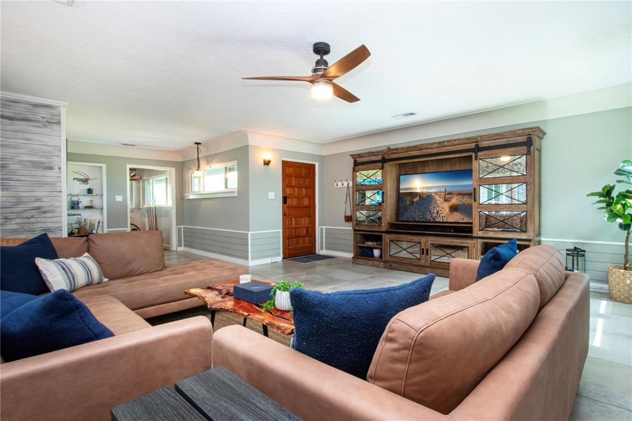 6109 Kracker Avenue , Gibsonton, FL 33534 Photo