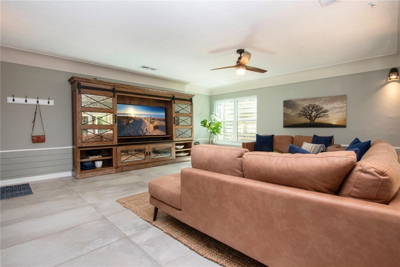 6109 Kracker Avenue , Gibsonton, FL 33534 Photo
