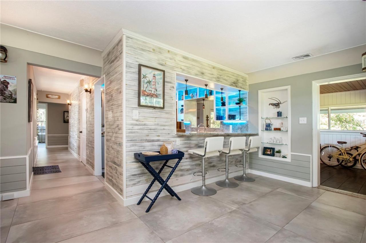 6109 Kracker Avenue , Gibsonton, FL 33534 Photo