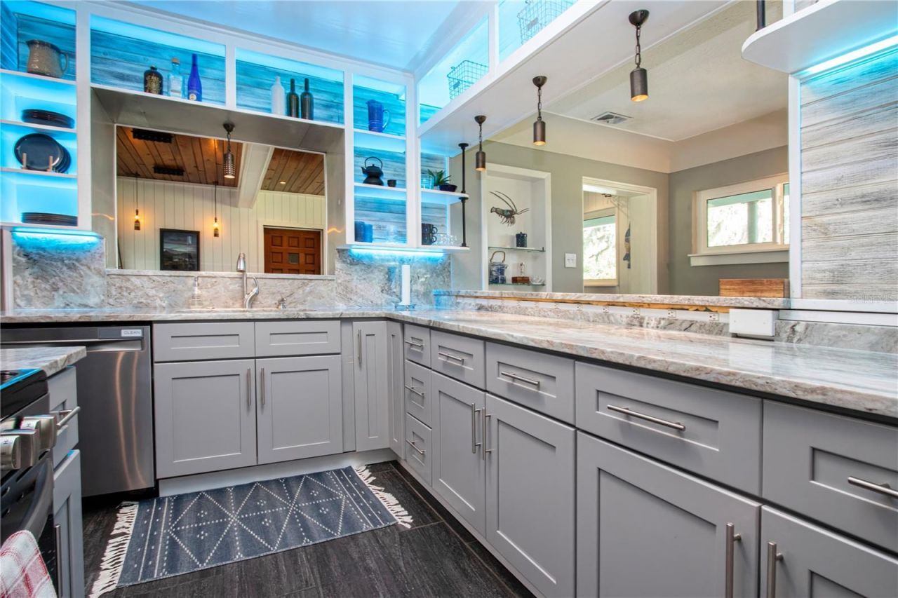 6109 Kracker Avenue , Gibsonton, FL 33534 Photo