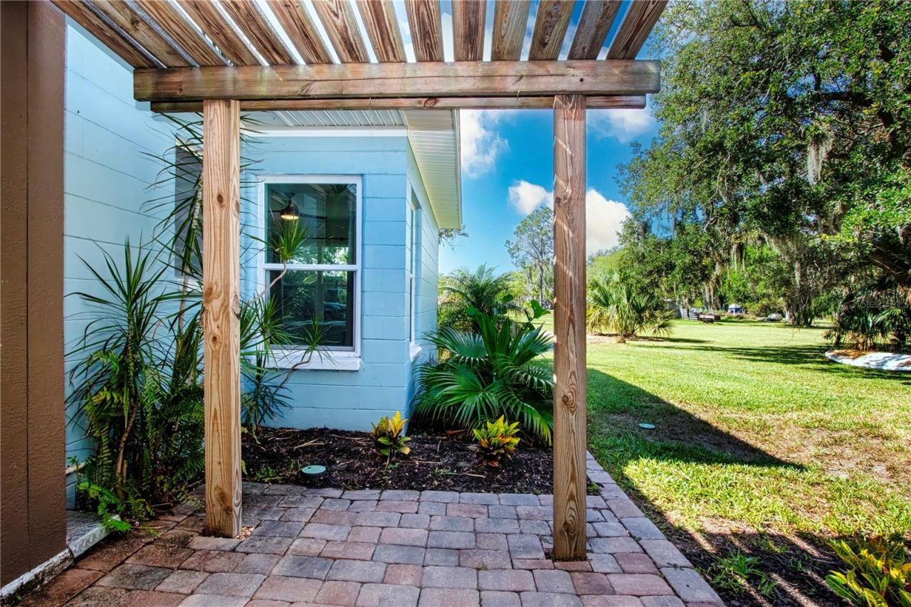 6109 Kracker Avenue , Gibsonton, FL 33534 Photo