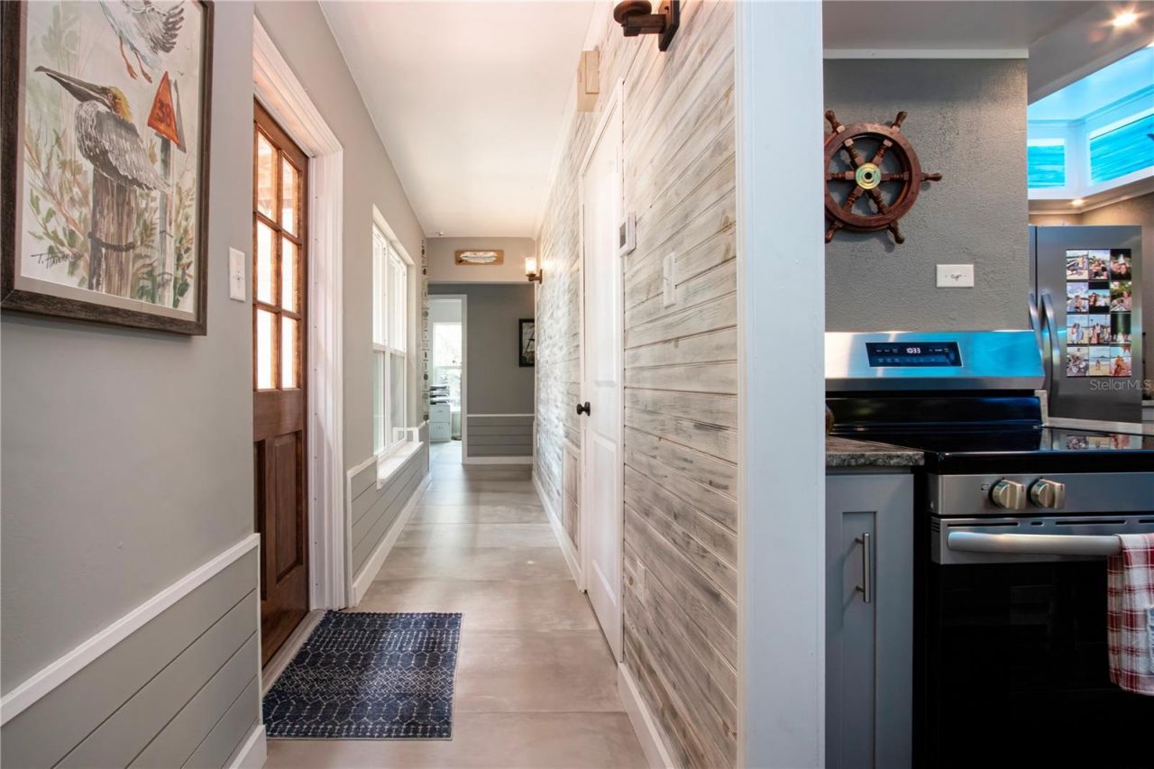 6109 Kracker Avenue , Gibsonton, FL 33534 Photo