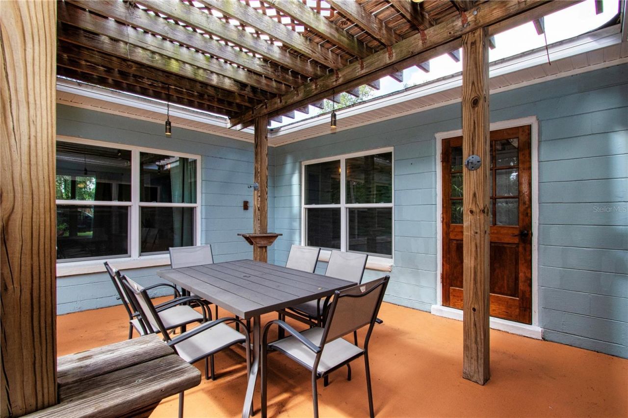 6109 Kracker Avenue , Gibsonton, FL 33534 Photo