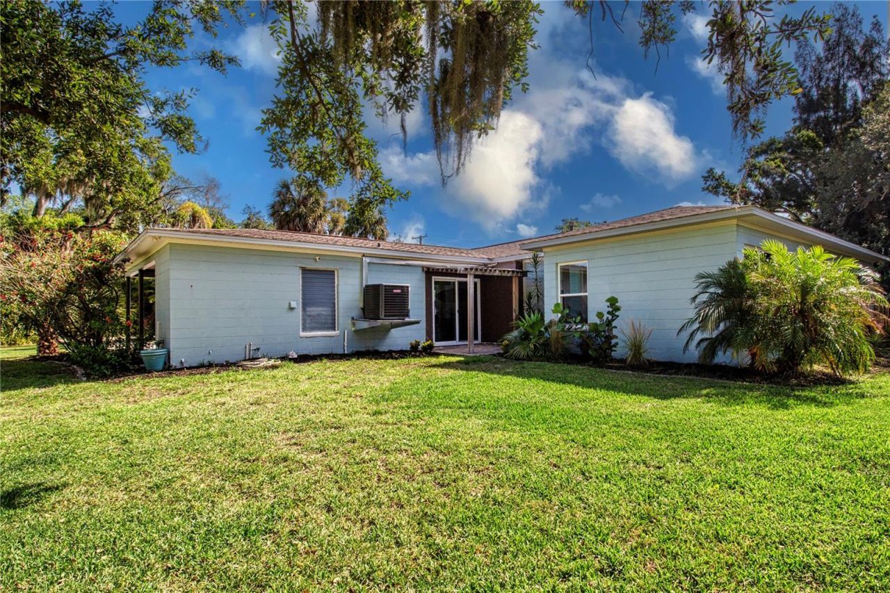 6109 Kracker Avenue , Gibsonton, FL 33534 Photo