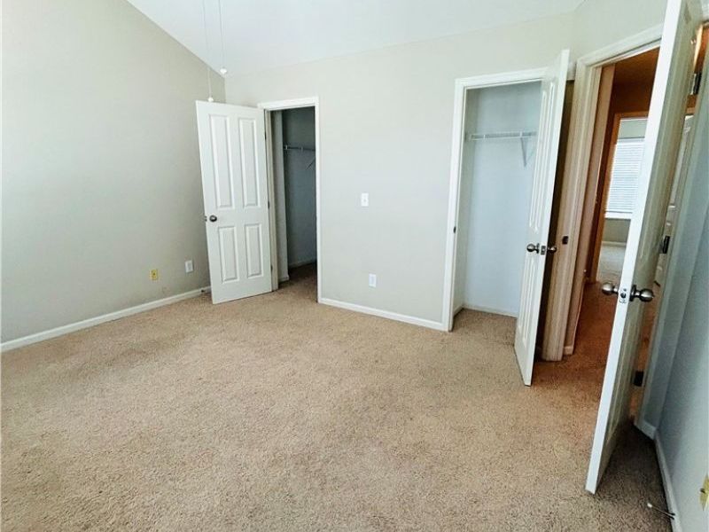 952 Hartford Village Boulevard, Columbus, OH 43228 Photo 10