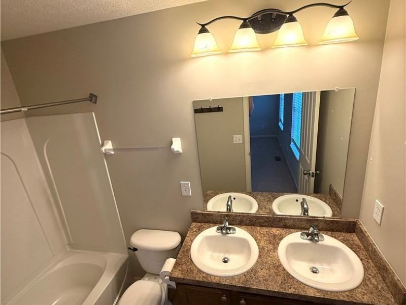 952 Hartford Village Boulevard, Columbus, OH 43228 Photo 11