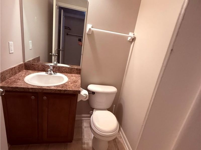 952 Hartford Village Boulevard, Columbus, OH 43228 Photo 18