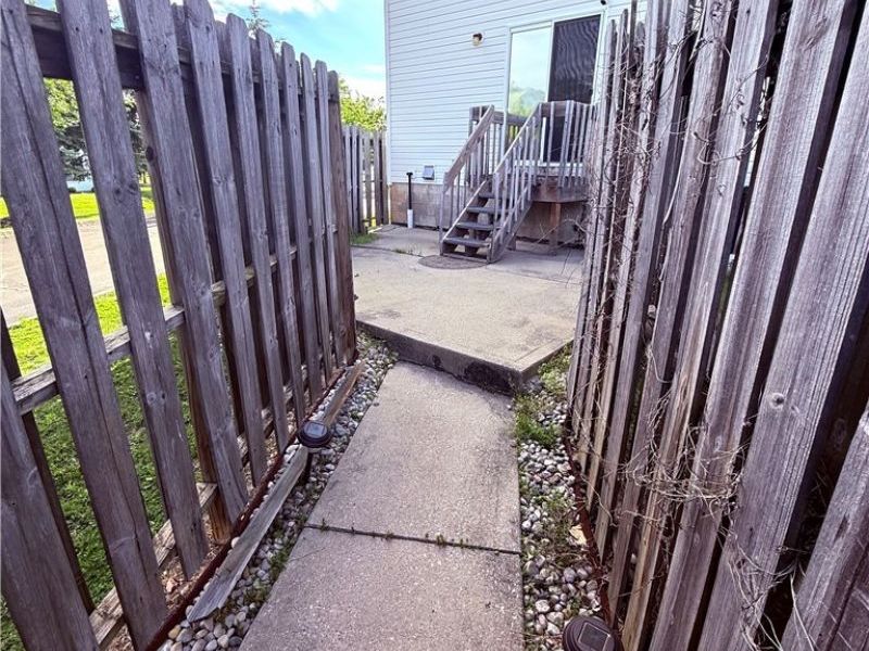 952 Hartford Village Boulevard, Columbus, OH 43228 Photo 23
