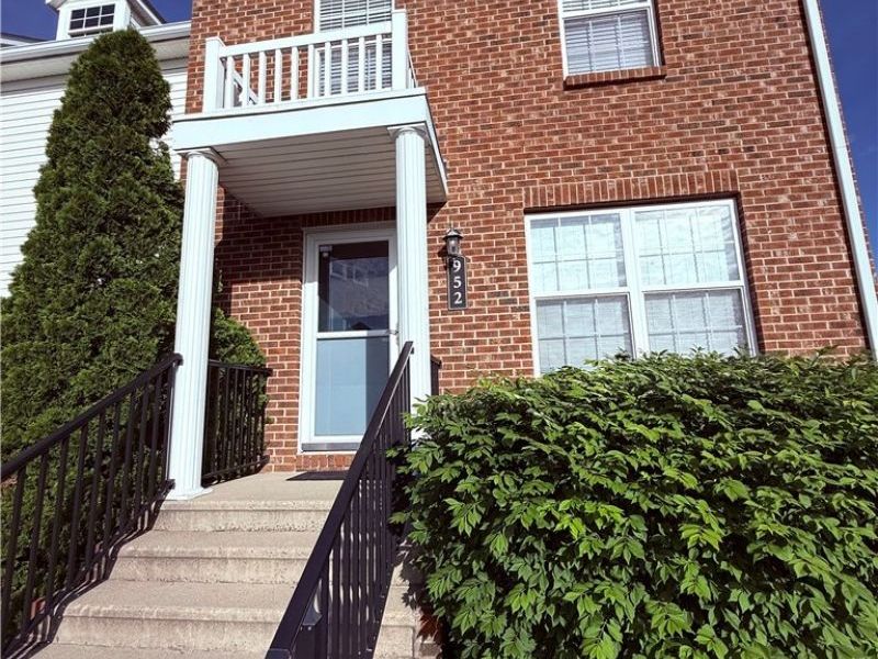 952 Hartford Village Boulevard, Columbus, OH 43228 Photo 3
