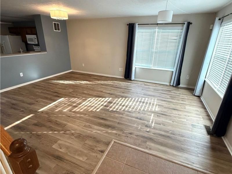952 Hartford Village Boulevard, Columbus, OH 43228 Photo 8
