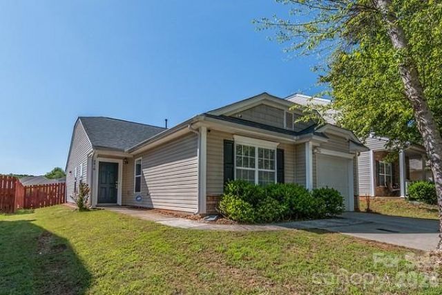 2416 Buckleigh Drive , Charlotte, NC 28215 Main Photo