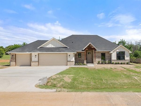 2416 Black Jack Court , Blanchard, OK 73010