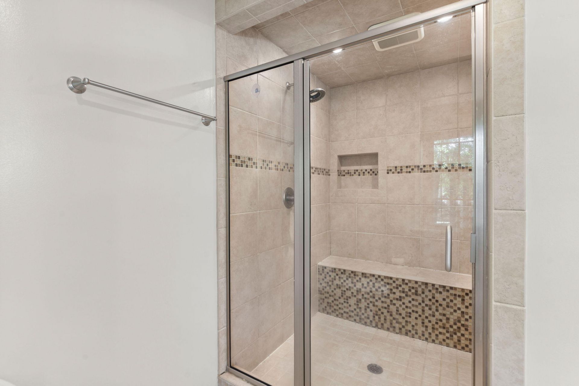 102 Caralana Circle Photo 32