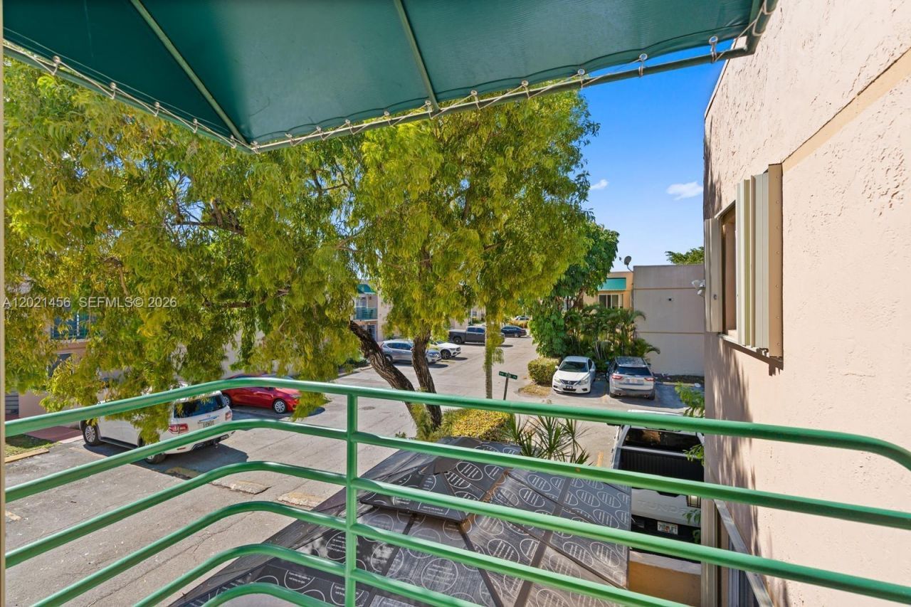 11860 SW 18th Terr , Unit 103, Miami, FL 33175 Photo