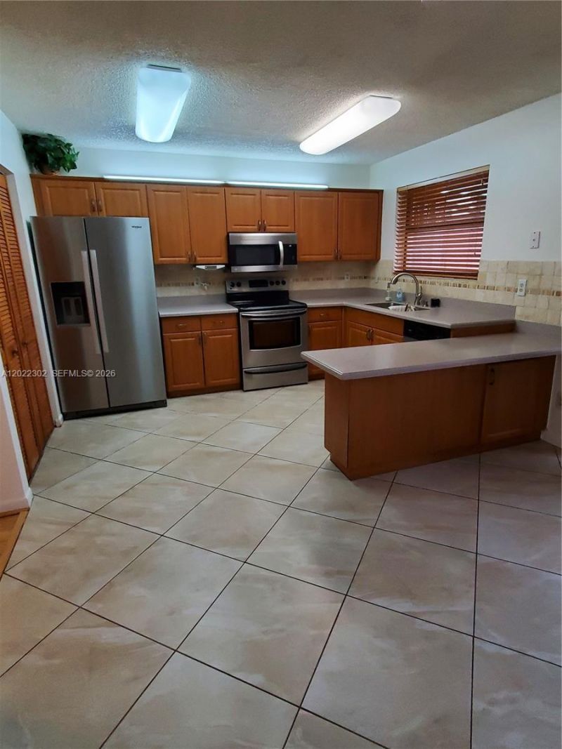 1660 Fairway Rd , Unit 1660, Pembroke Pines, FL 33026 Photo