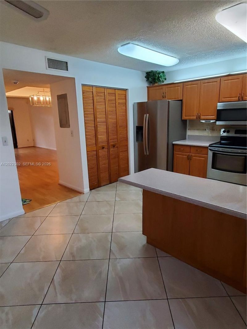 1660 Fairway Rd , Unit 1660, Pembroke Pines, FL 33026 Photo