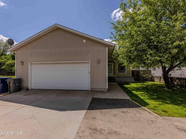 418 N Division Ave, Sandpoint, ID 83864