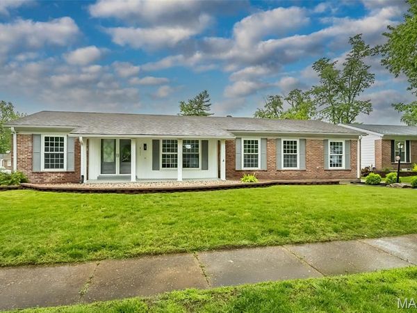 2111 Shoreham Drive , Florissant, MO 63033