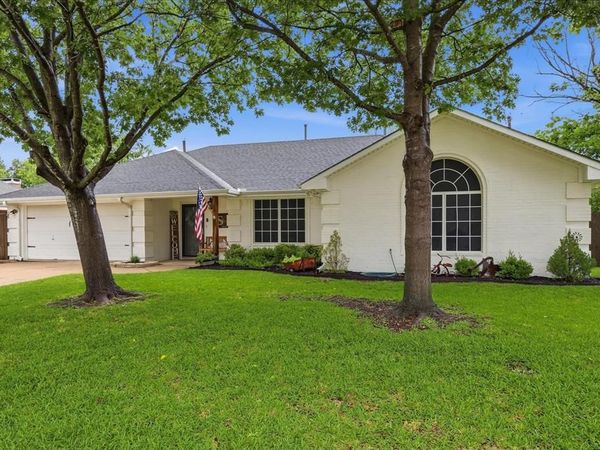 202 Colonial Heights, Sanger, TX 76266
