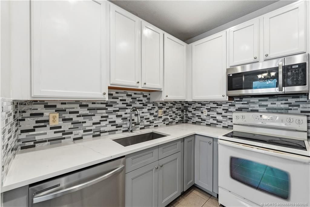 2156 SE Eatonville Drive, Port Saint Lucie, FL 34952 Photo