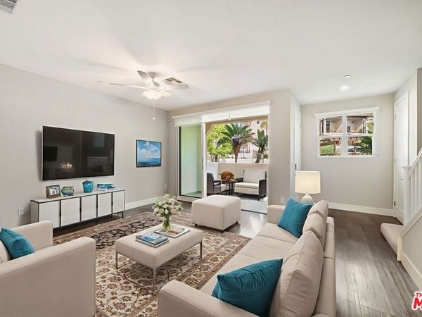 4428 Paxton Place Place, Calabasas, CA 91302